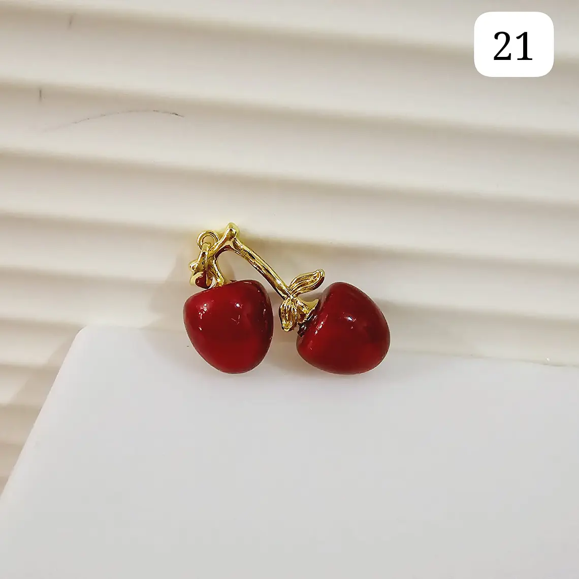DIJES DE ORO LAMINADO DISEÑO FRESAS Y CERRZAS🍒🍓 24