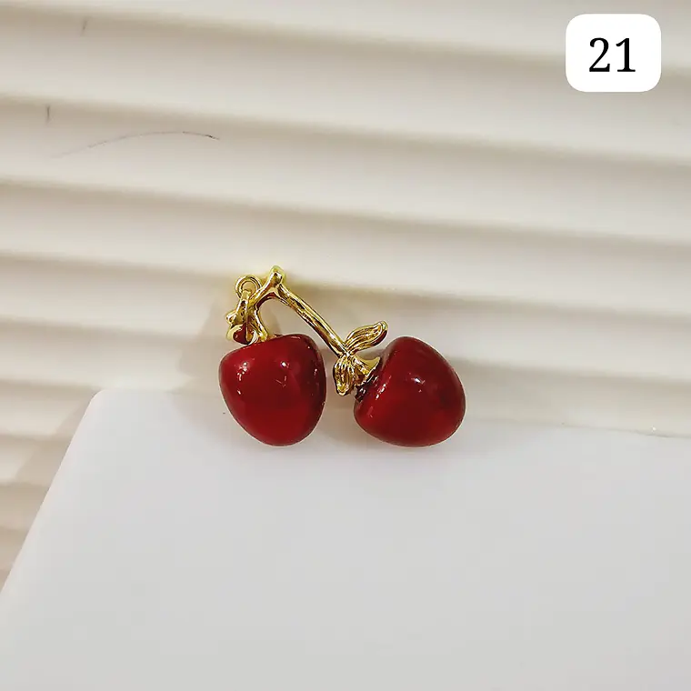 DIJES DE ORO LAMINADO DISEÑO FRESAS Y CERRZAS🍒🍓 24
