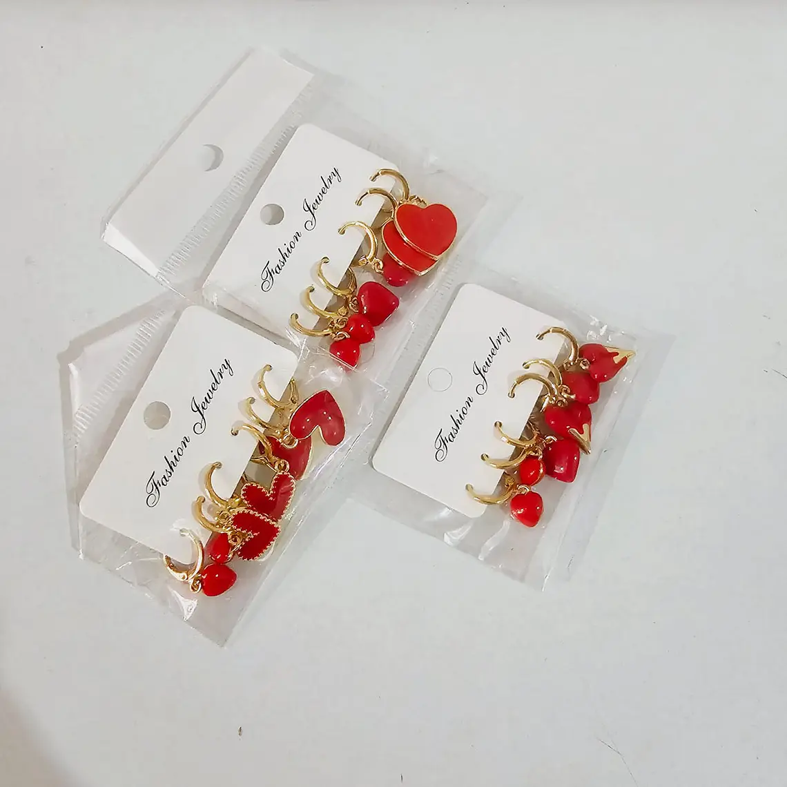 JUEGO DE ARETE 3 PAR  ORO LAMINADO DISEÑO FRESITAS Y CEREZAS🍓 3