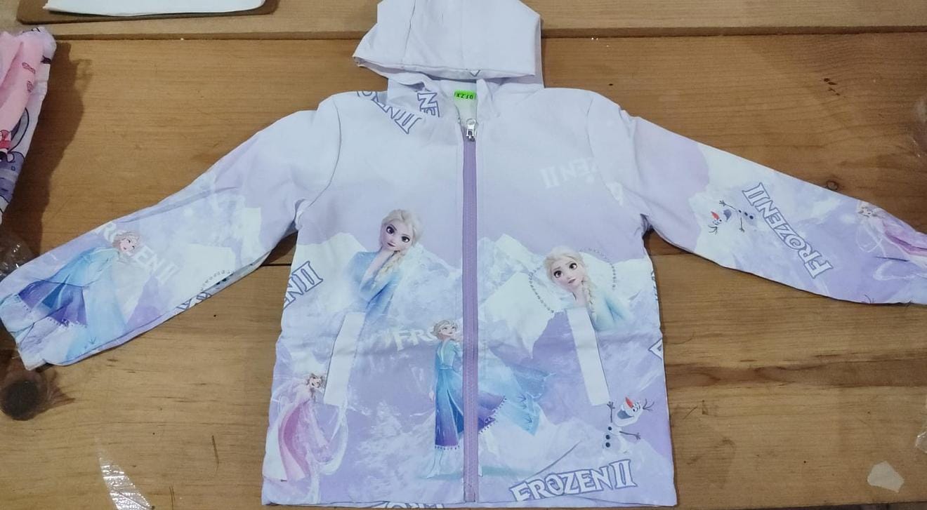 CHAMARRA DISNEY/SANRIO INFANTIL MOD# Lu3719🧥