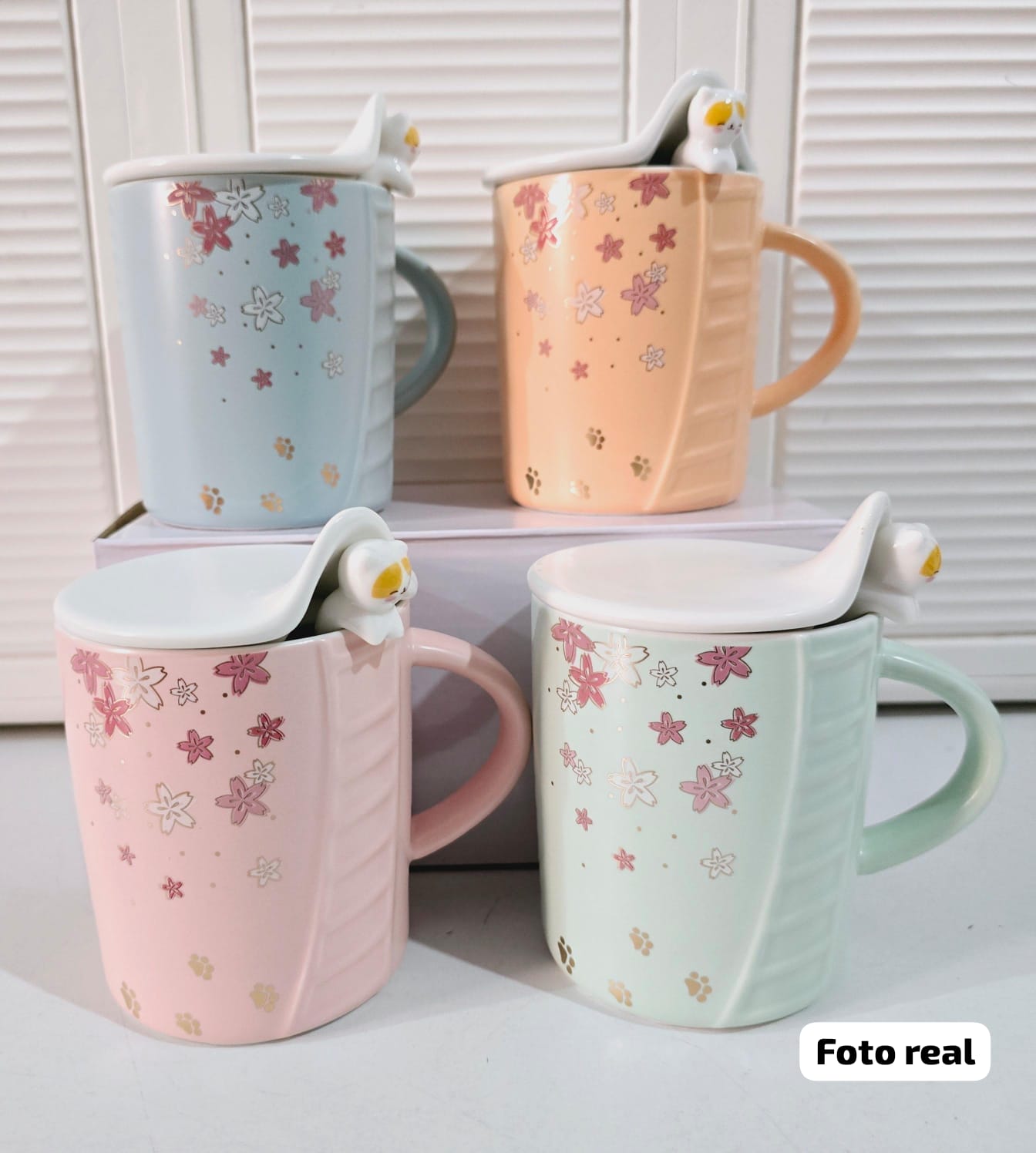 🐱🐾TAZA DE PORCELANA CON TAPA/DISEÑO HUELLITAS DE 400ML🐾🐱MOD# T2-12