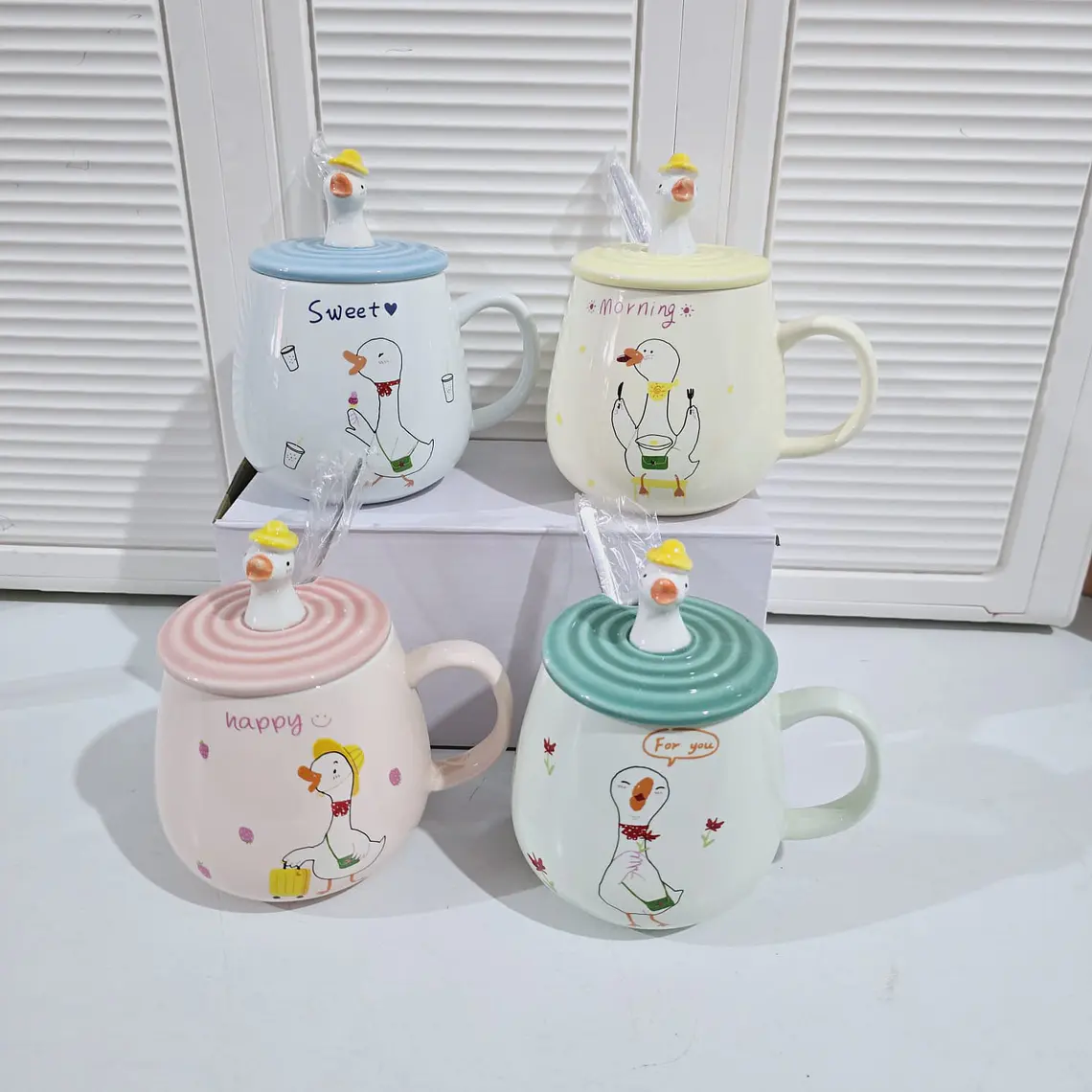 TAZA DE CERAMICA 400ML CON TAPA/DISEÑO PATITO  MOD# TZB-07 1
