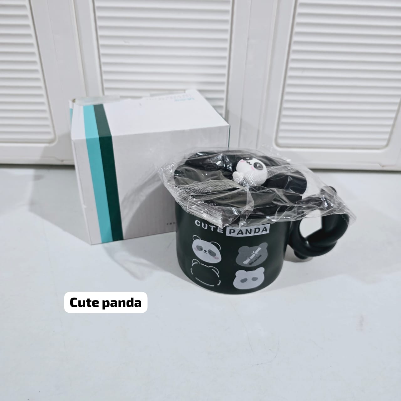 TAZA DE CERAMICA CON TAPA DISEÑO PANDITAS DE 400ML MOD# TZ-21