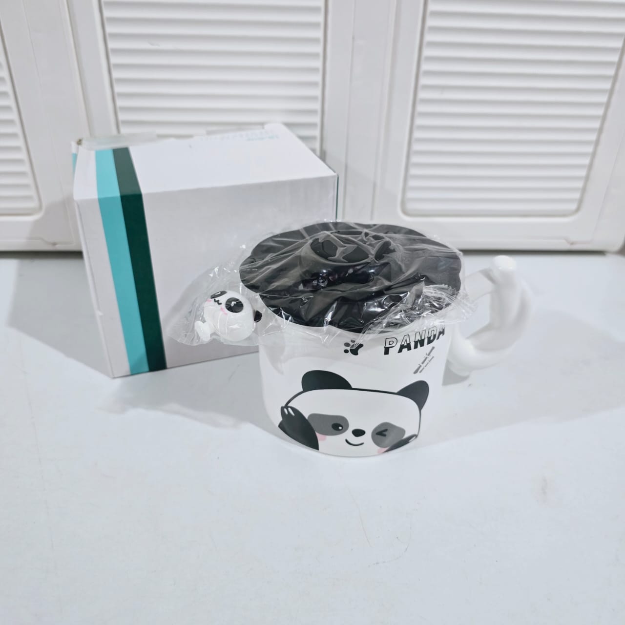 TAZA DE CERAMICA CON TAPA DISEÑO PANDITAS DE 400ML MOD# TZ-21