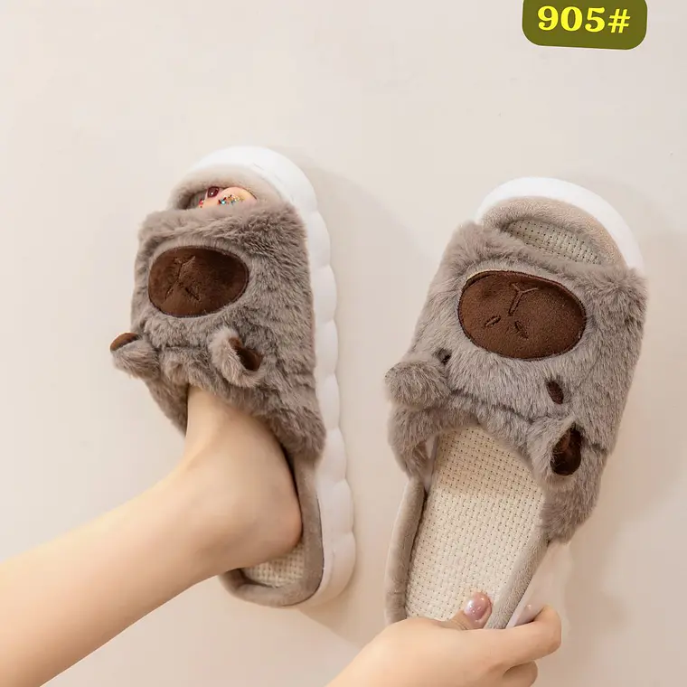 PANTUFLAS DISEÑO CAPYBARA MOD# 905 8