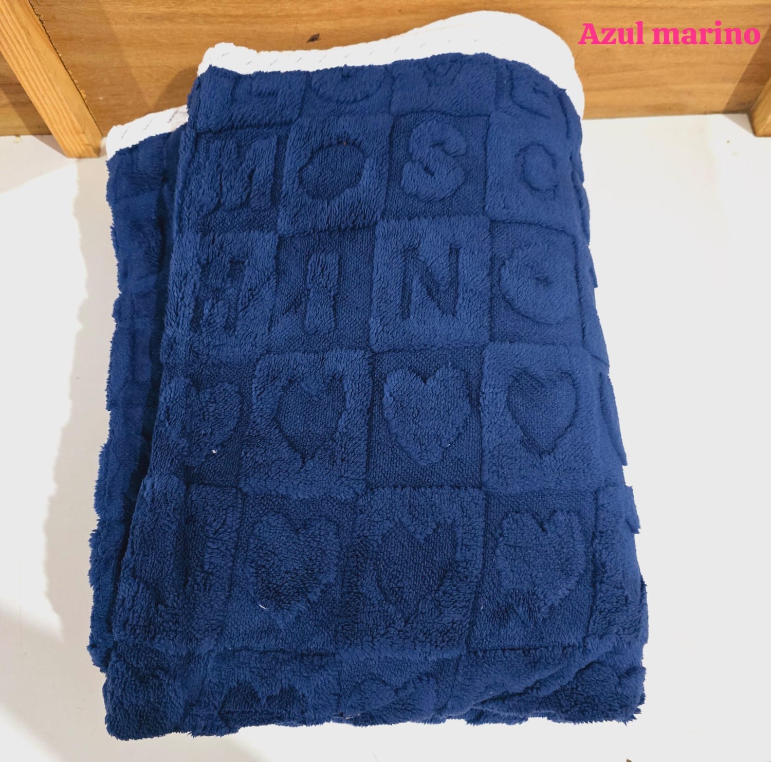 COBIJA ABORREGADA LOVE MATRIMONIAL 185CM X 220 CM MODELO #T-30445 (AGREGAR BOLSA TRANSPARENTE)