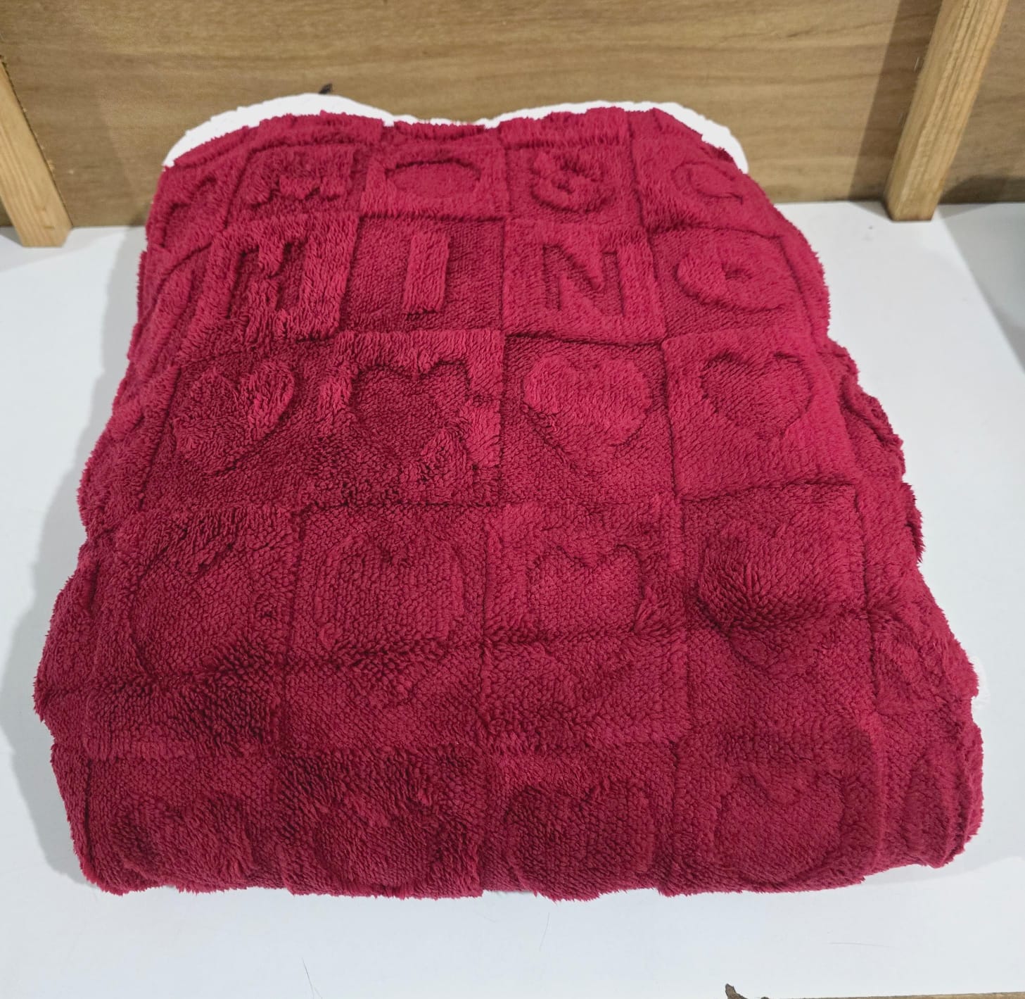 COBIJA ABORREGADA LOVE MATRIMONIAL 185CM X 220 CM MODELO #T-30445 (AGREGAR BOLSA TRANSPARENTE)