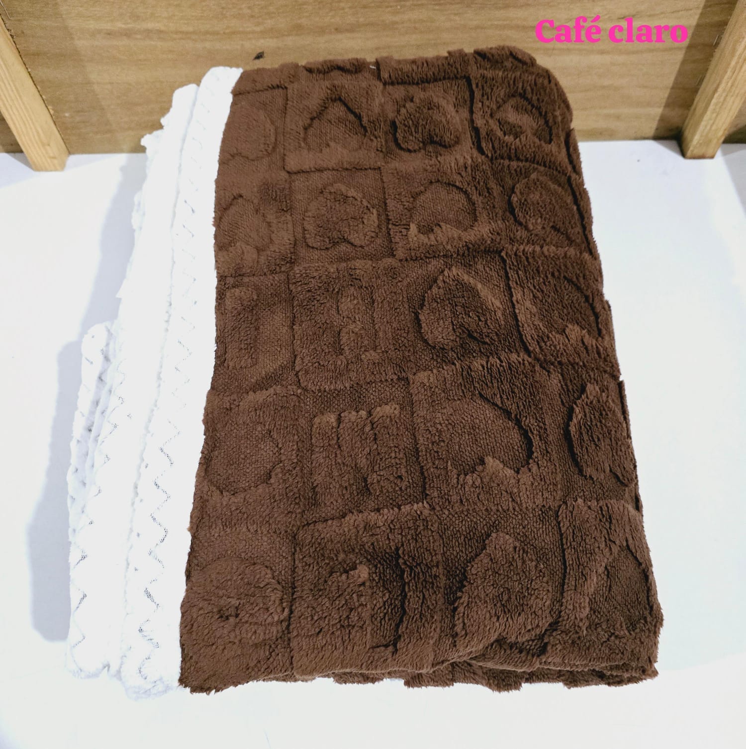 COBIJA ABORREGADA LOVE MATRIMONIAL 185CM X 220 CM MODELO #T-30445 (AGREGAR BOLSA TRANSPARENTE)