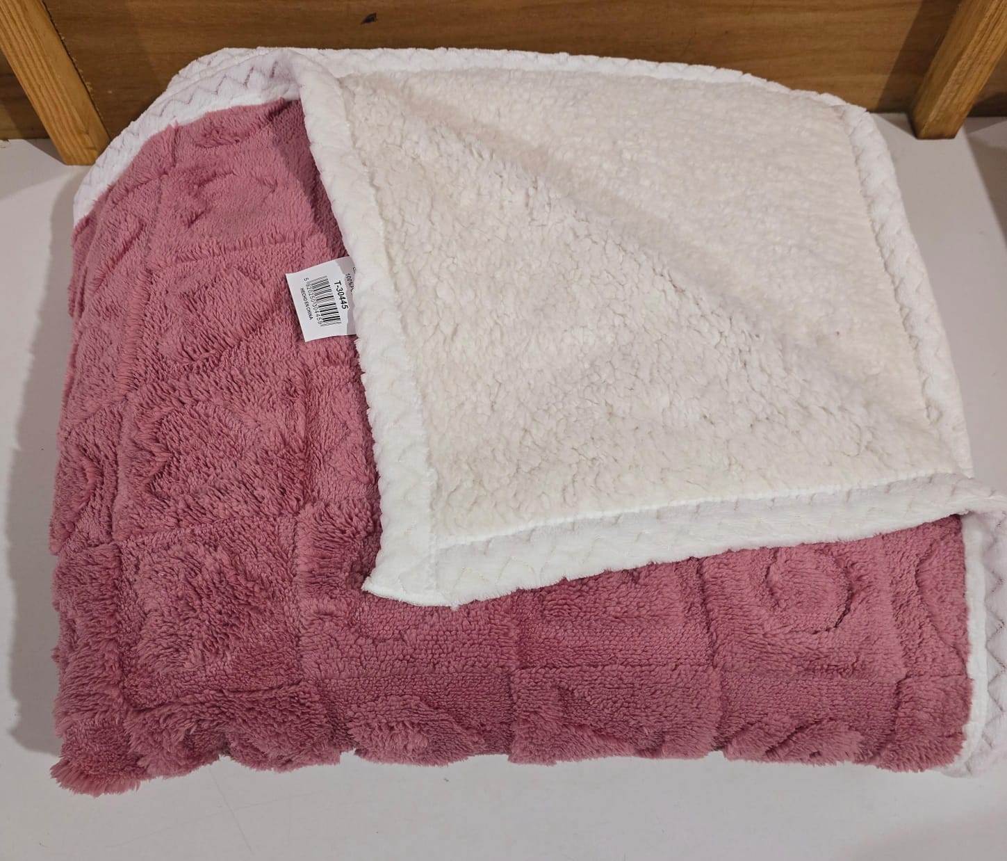 COBIJA ABORREGADA LOVE MATRIMONIAL 185CM X 220 CM MODELO #T-30445 (AGREGAR BOLSA TRANSPARENTE)