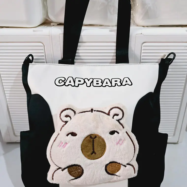 BOLSA BICOLOR DISEÑO CABEZA CAPYBARA PELUCHE MOD# 0799-SF 3