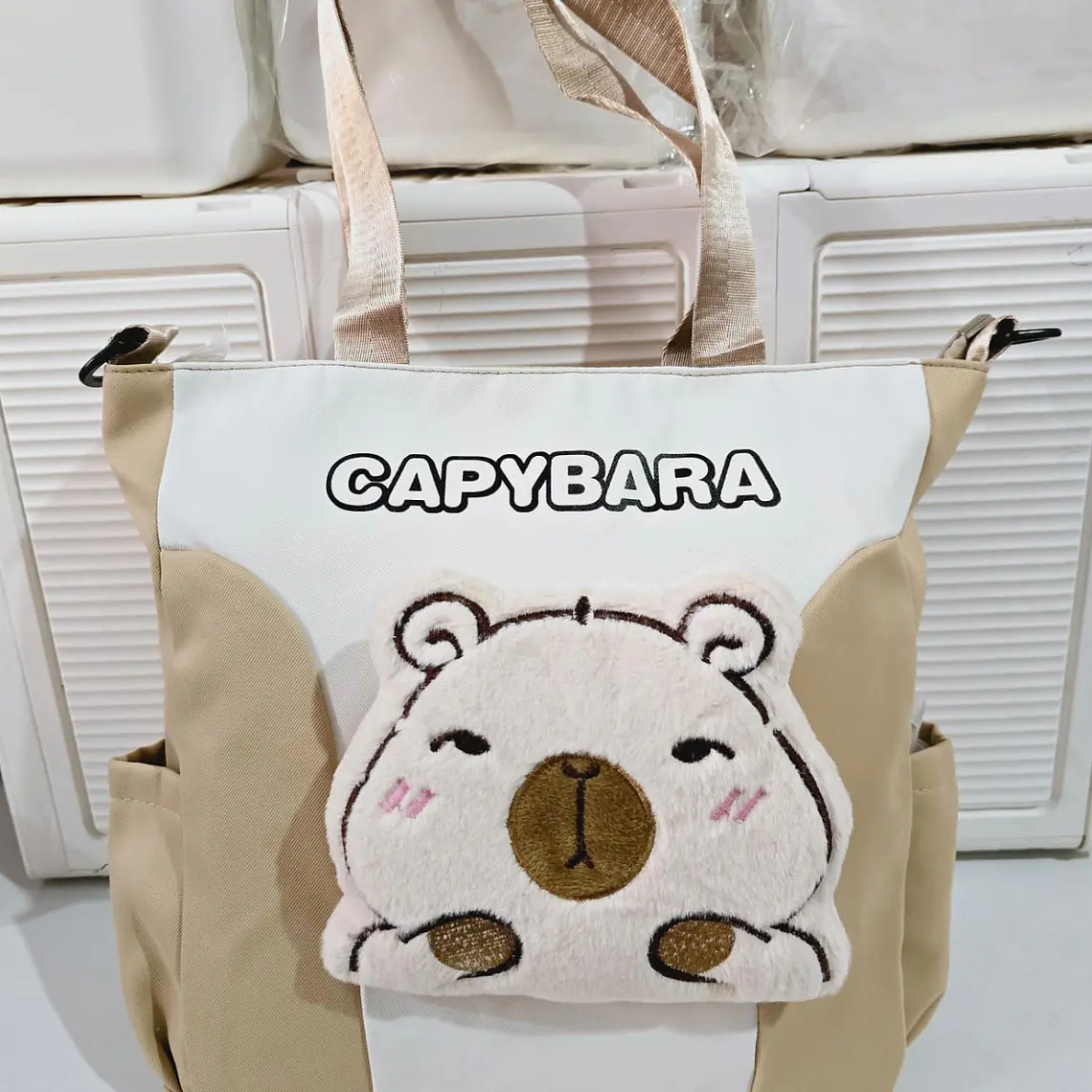 BOLSA BICOLOR DISEÑO CABEZA CAPYBARA PELUCHE MOD# 0799-SF 4