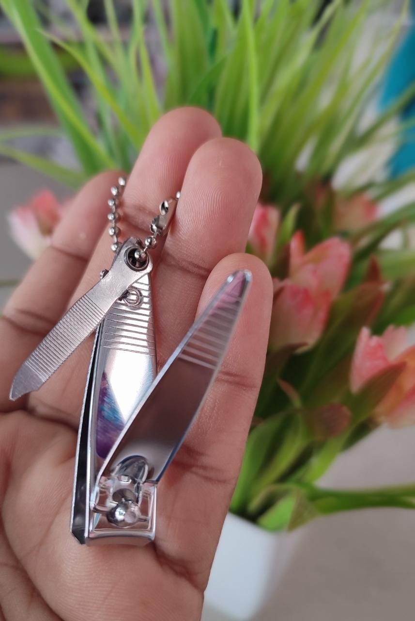 CAJA CON 24 PZ DE CORTAUÑAS CHICOS MODEL#C12