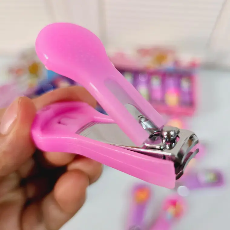 CAJITA CON 12 CORTAUÑAS KAWAII 3D CON CUBIERTA DE PLÁSTICO🥰 2