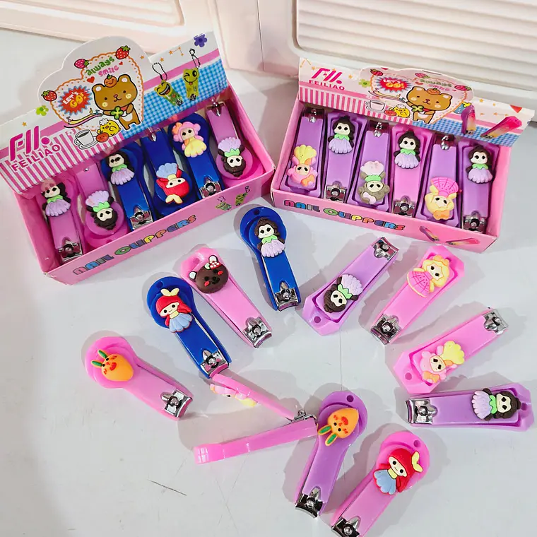 CAJITA CON 12 CORTAUÑAS KAWAII 3D CON CUBIERTA DE PLÁSTICO🥰 1