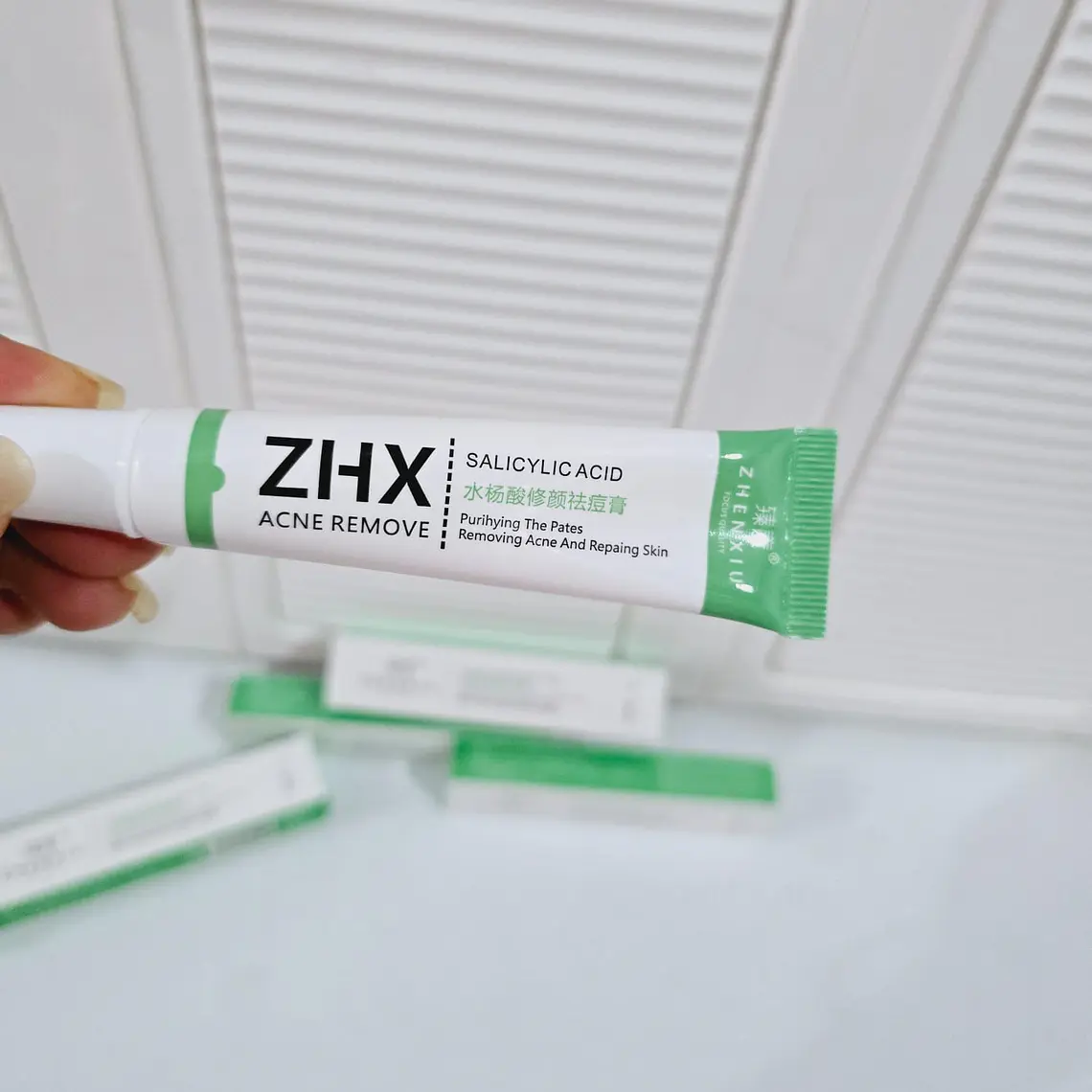 DUO DE GEL Y CREMA ANTI ACNÉ CAJITA VERDE Y ROJA 5