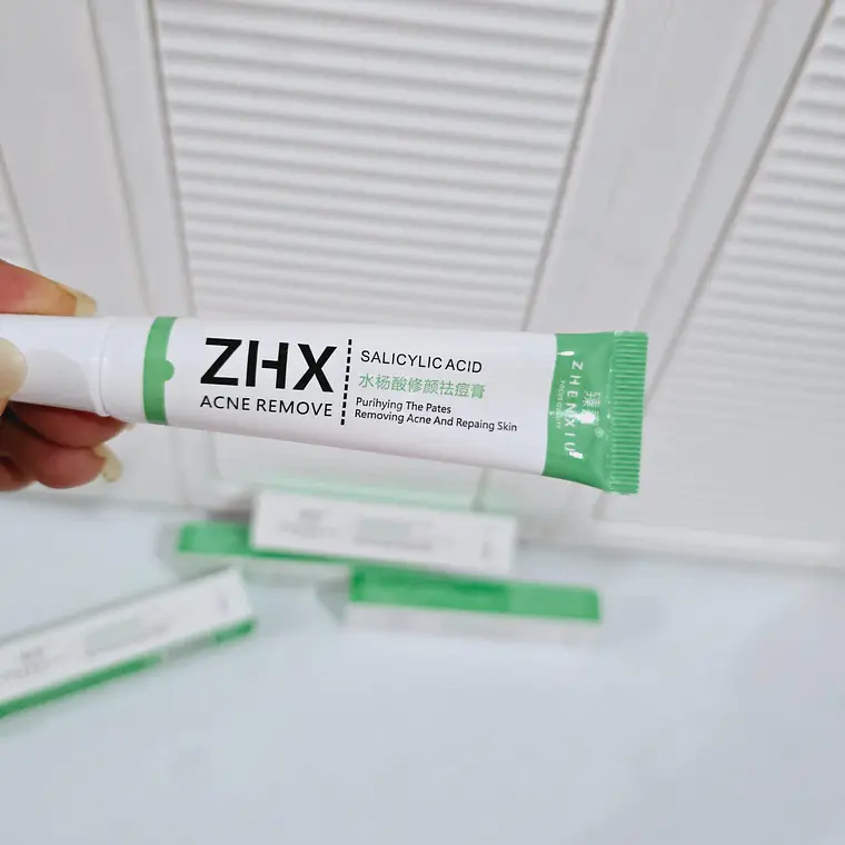 DUO DE GEL Y CREMA ANTI ACNÉ CAJITA VERDE Y ROJA 5