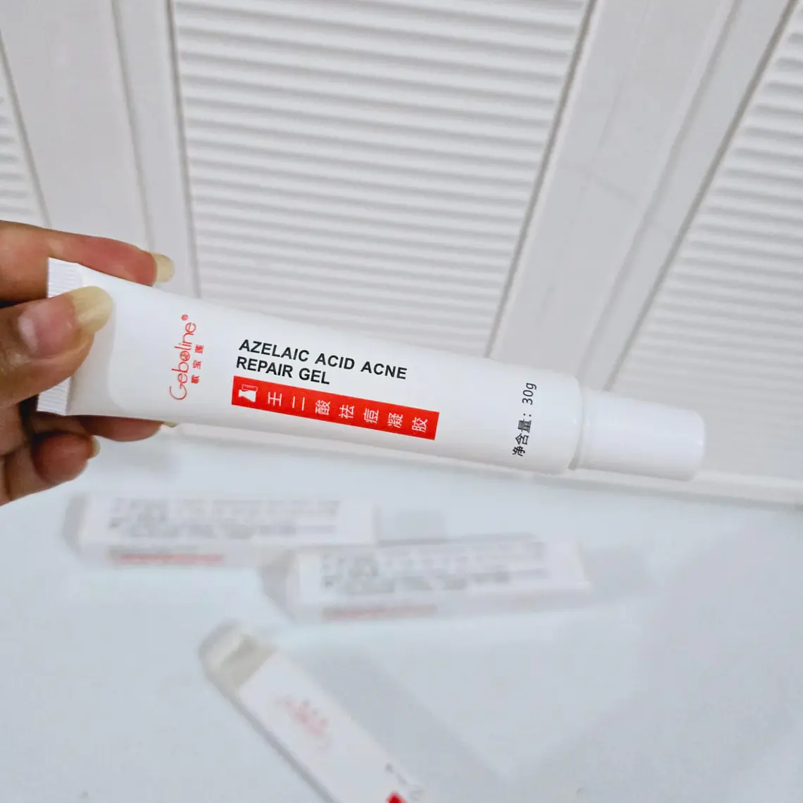 DUO DE GEL Y CREMA ANTI ACNÉ CAJITA VERDE Y ROJA 2