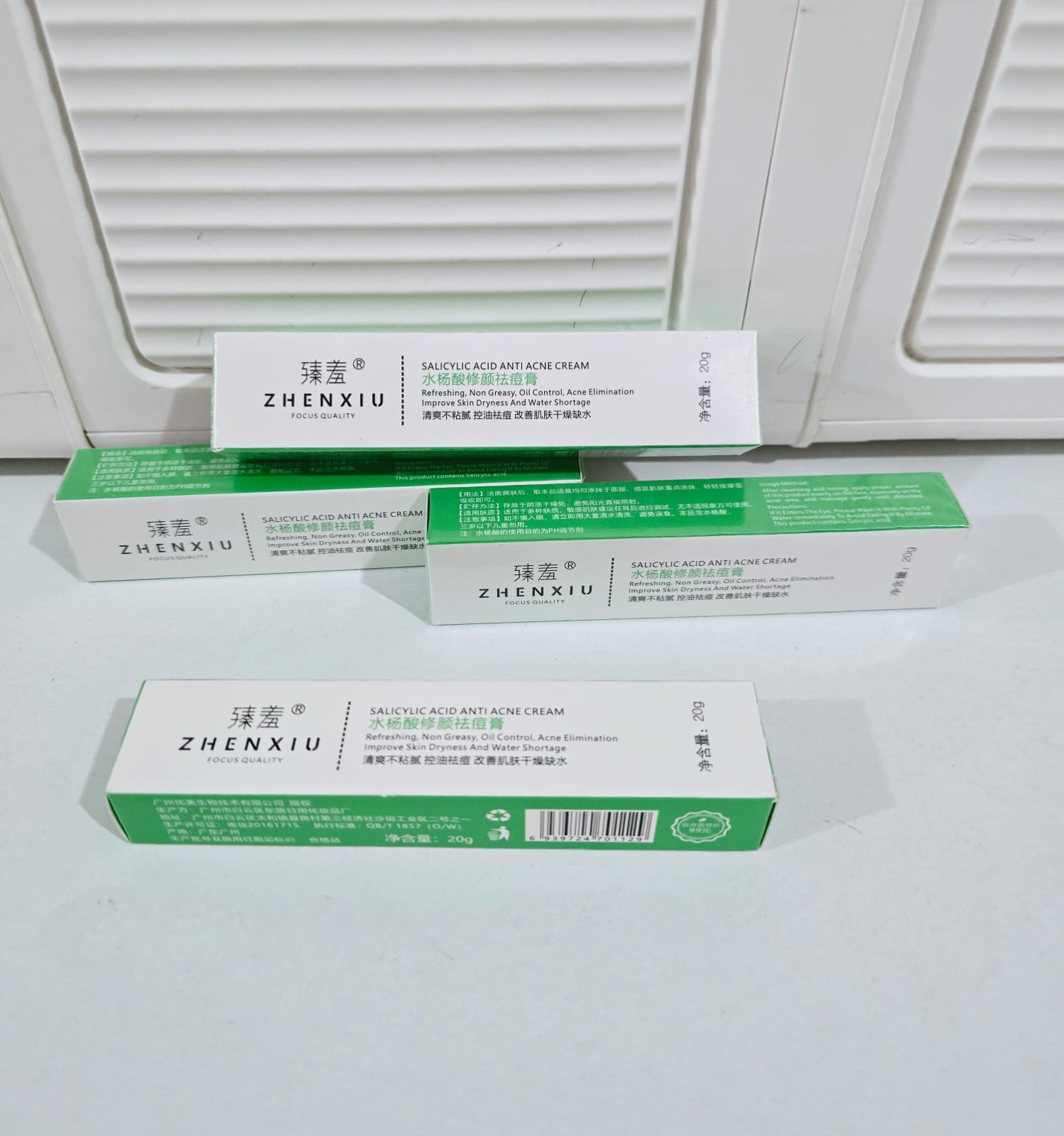 DUO DE GEL Y CREMA ANTI ACNÉ CAJITA VERDE Y ROJA