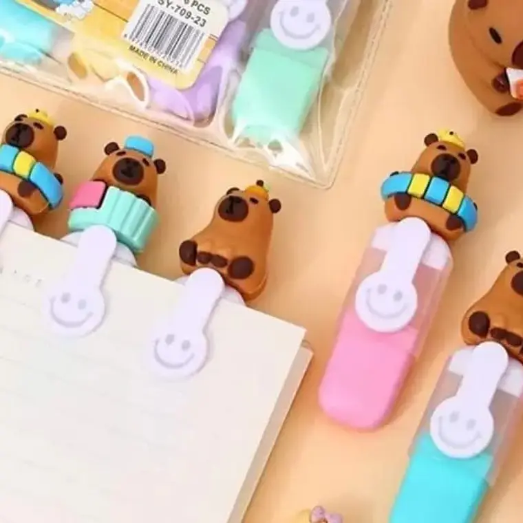 BOLSITA CON 6 MINI MARCATEXTOS DISEÑO CAPYBARA 2