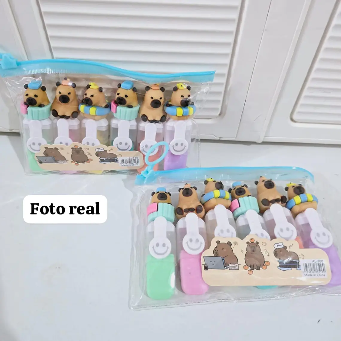 BOLSITA CON 6 MINI MARCATEXTOS DISEÑO CAPYBARA 5