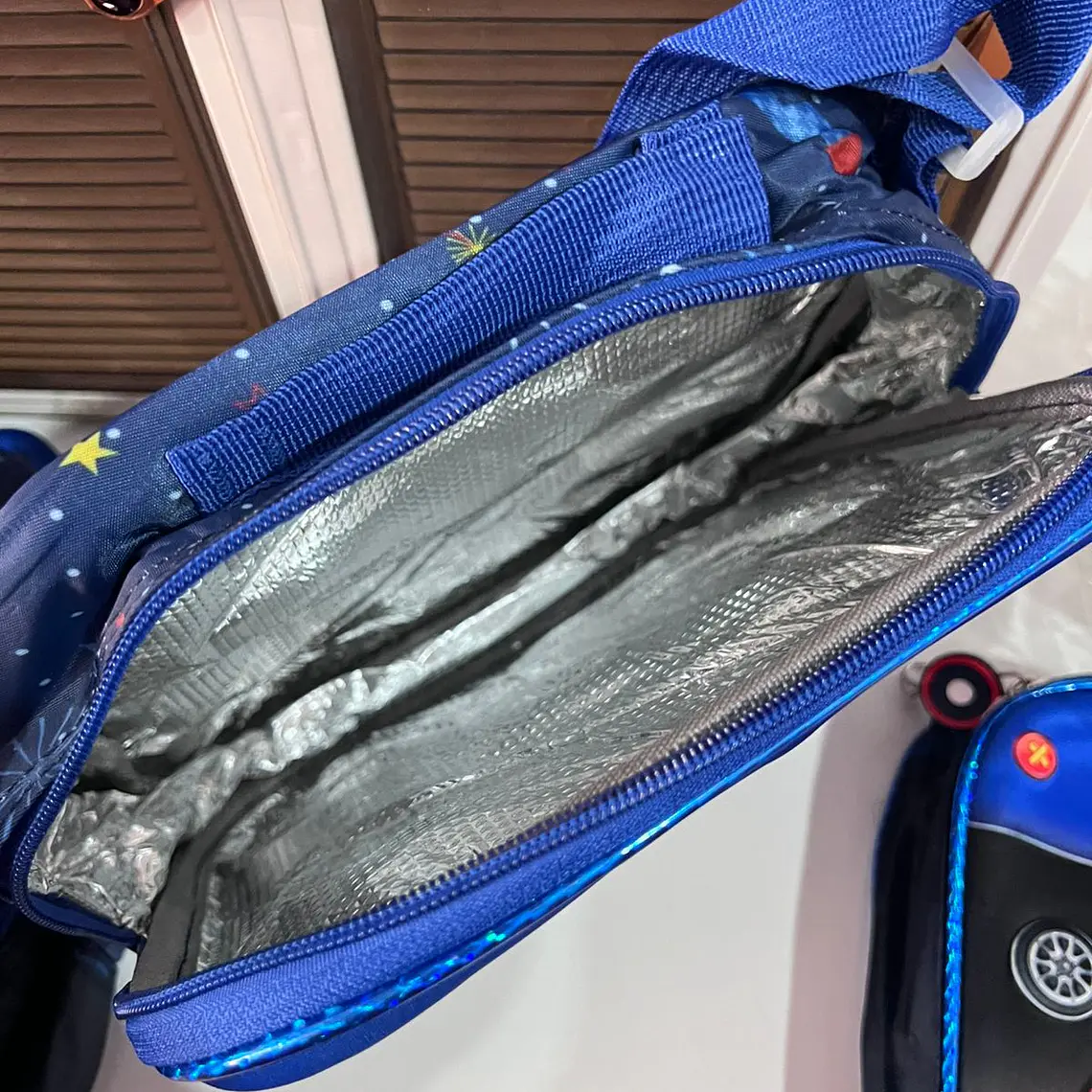 COMBO DE 3PZ MOCHILA PRIMARIA CON LUZ LED PARA NIÑOS. ADAPTABLE A CARRITO MOD# 16-05 15