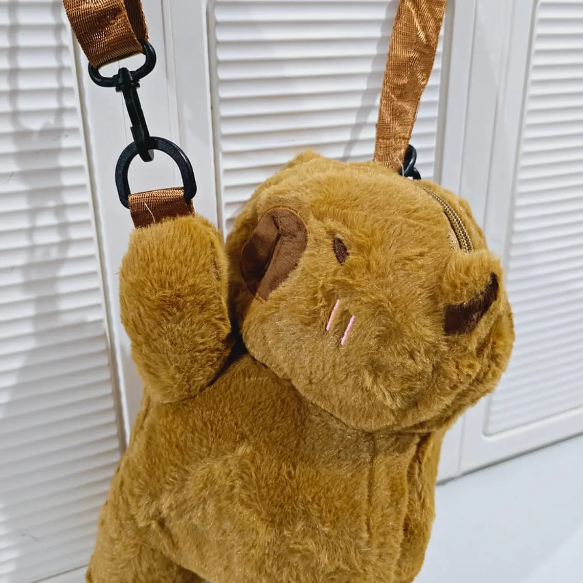 MINI MOCHILA/PELUCHE CAPYBARA MOD# W888-5 3