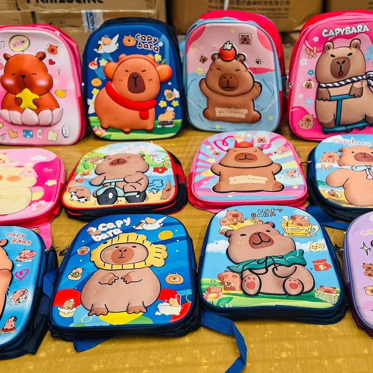 MOCHILA PREESCOLAR DISEÑO CAPYBARA CON LUZ LED MOD# 902 2