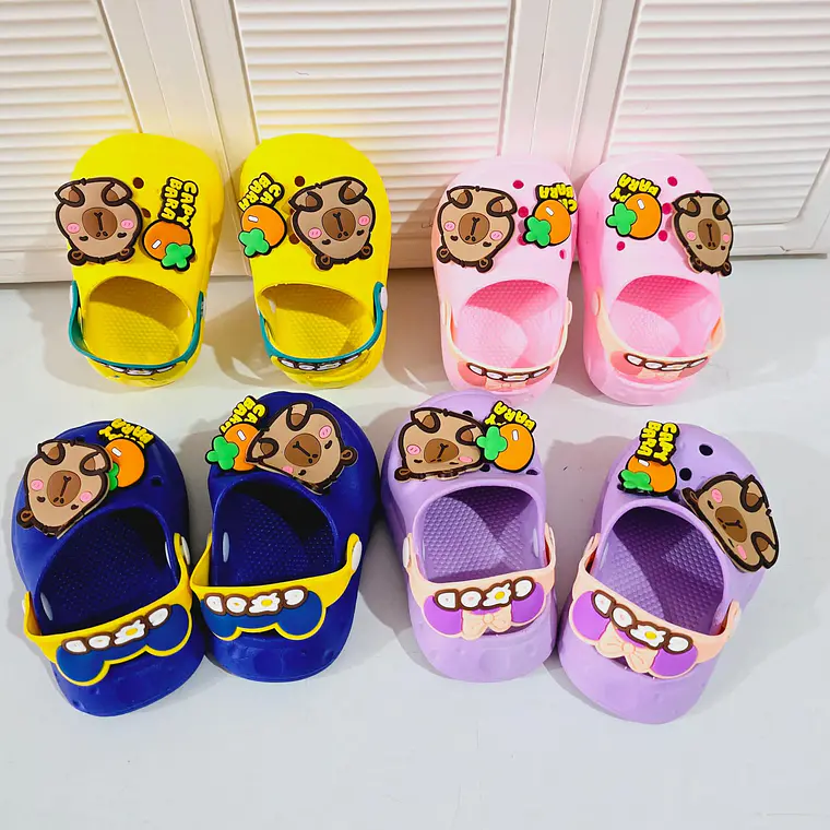 SANDALIAS CROCS DISEÑO CAPYBARA CON MANDARINA, TALLA 18 AL 23 ( MEX 13-15) MOD# 2688+2 3