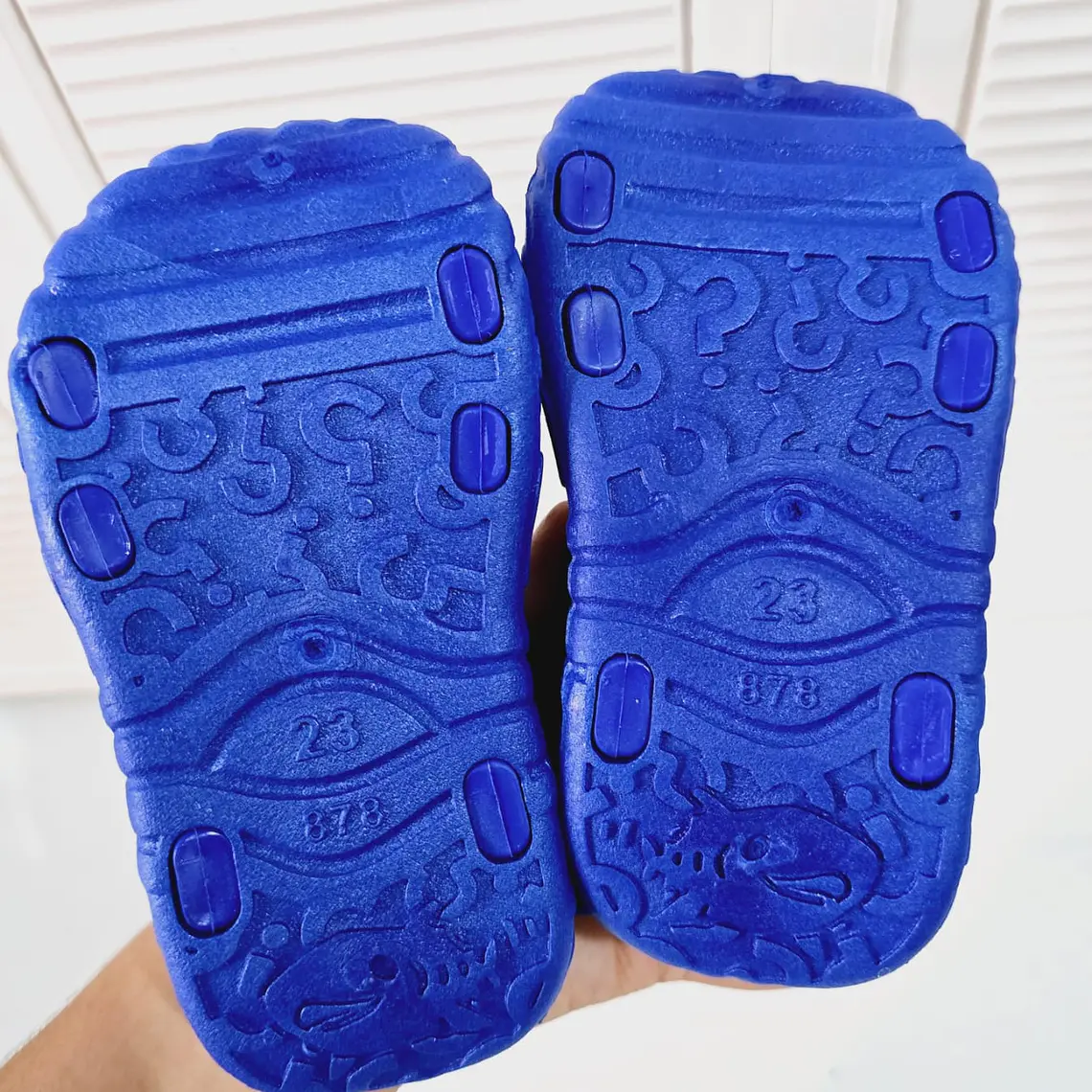 HUARACHES INFANTILES DISEÑO TIBURON TALLAS DEL 26 AL 30 (MEX.DEL 16 AL 20 MOD# 878+1🦈 7