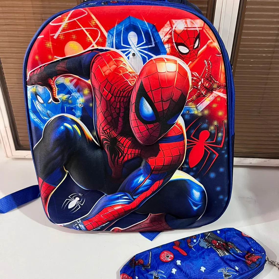 MOCHILA/PERSONAJES CON LAPICERA PARA PREESCOLAR CON LUZ LED MOD# 8004 9