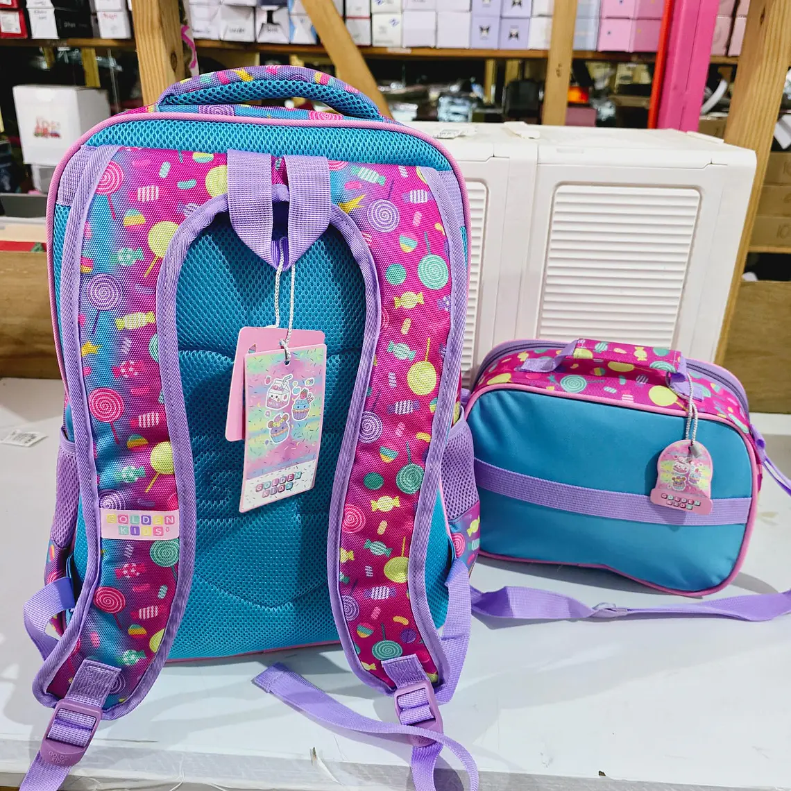 COMBO DE MOCHILA + LONCHERA ORIGINAL GOLDEN DISEÑO POSTRES (PRIMARIA) MOD# GF1675 5