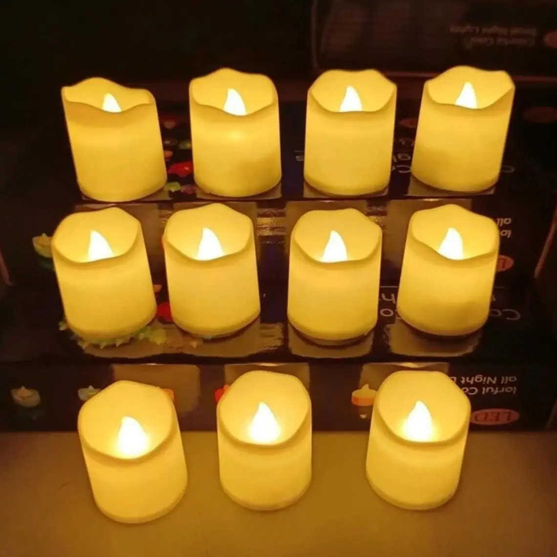 CAJITA CON 24 VELAS BLANCAS/ LUZ CALIDA PARA DECORAR MOD# LED-160 1