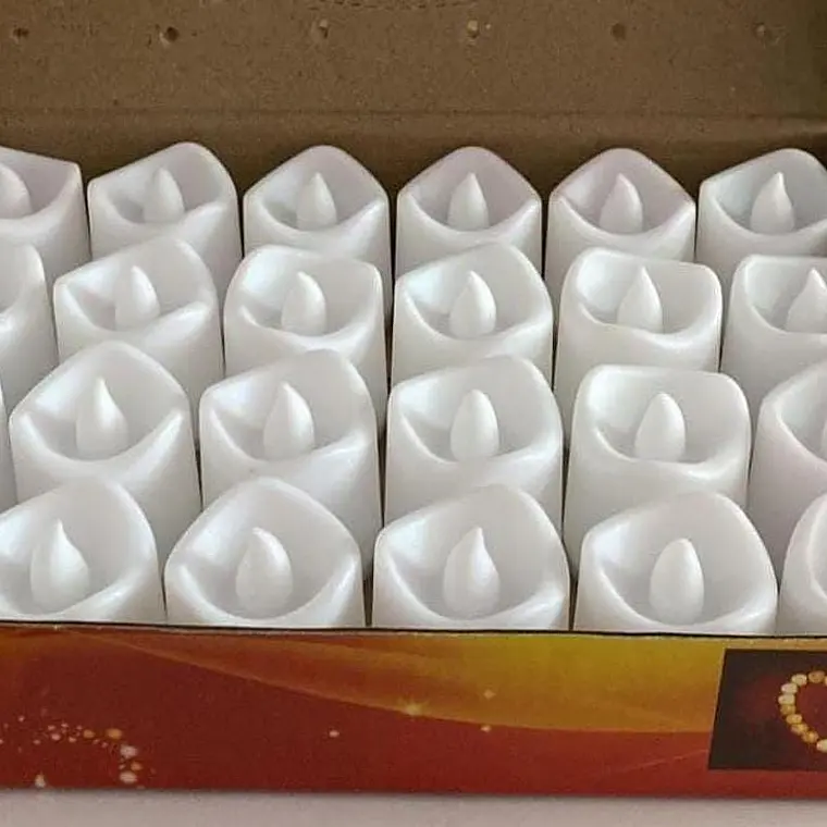 CAJITA CON 24 VELAS BLANCAS/ LUZ CALIDA PARA DECORAR MOD# LED-160 6