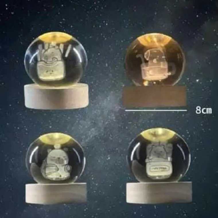 8CM ESFERA DE CRISTAL DISEÑO  CAPIBARA CON LUZ LED CALIDA MOD# SJQ8-16 1