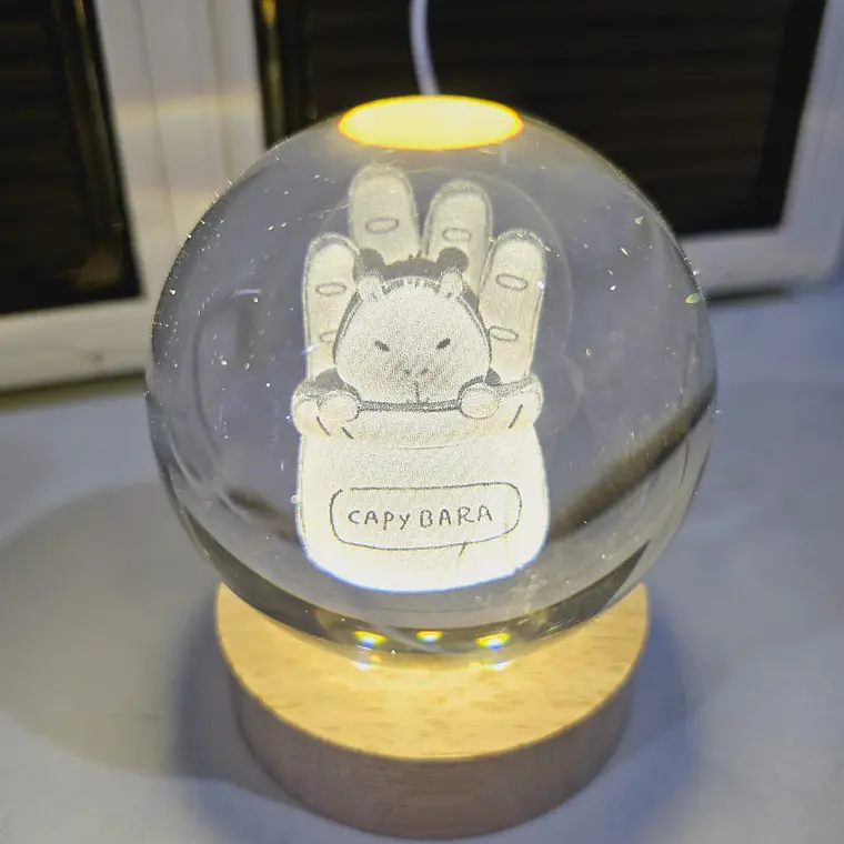 8CM ESFERA DE CRISTAL DISEÑO  CAPIBARA CON LUZ LED CALIDA MOD# SJQ8-16 4