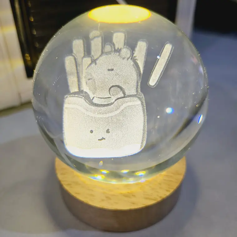8CM ESFERA DE CRISTAL DISEÑO  CAPIBARA CON LUZ LED CALIDA MOD# SJQ8-16 5