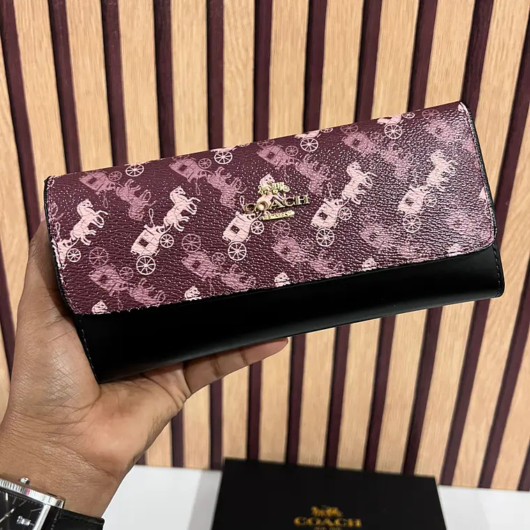 CARTERA TARJETERO COACH/BROCHE CARRUSEL CON CAJITA NEGRA  MOD# 6203-5🍒 4