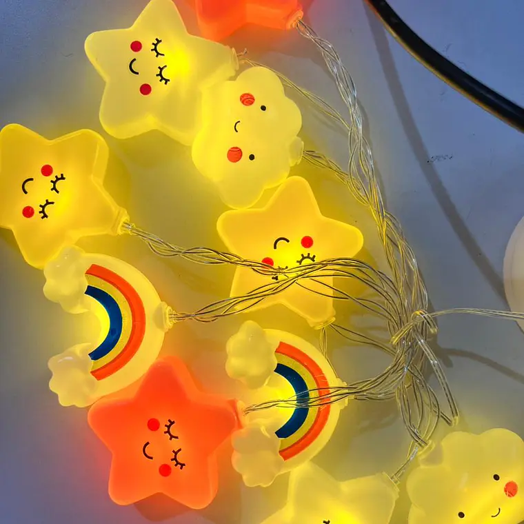 GUIRNALDA DE LUCES DECORATIVAS USB / 2 MTS CON 10 LUCES (ESTRELLAS, NUBES Y ARCOIRIS) -LUZ CÁLIDA MODELO #ZFM-0157 2