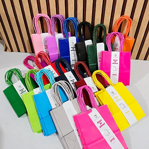 PAQ DE 6 BOLSAS DE REGALO/COLORES LISOS VARIOS MODELOS (15X12CM)🎁