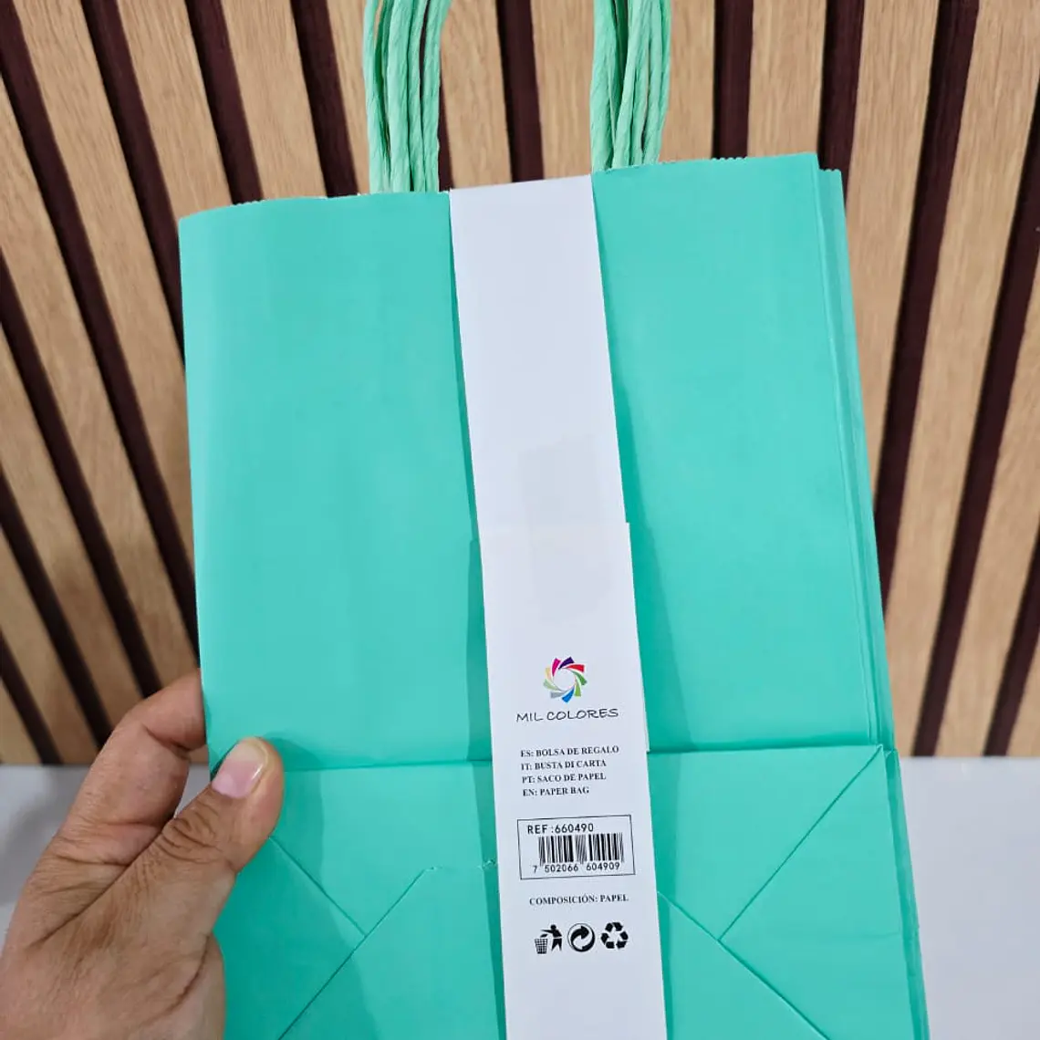 PAQ DE 6 BOLSAS DE REGALO/COLORES LISOS VARIOS MODELOS (22X16CM)🎁🛍️ 6