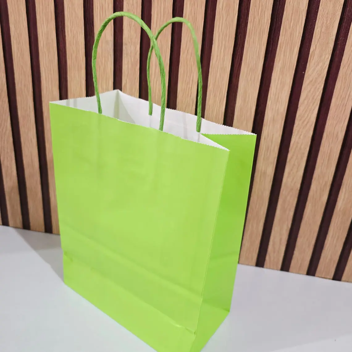 PAQ DE 5 BOLSAS PARA REGALO COLORES LISOS VARIOS MODELOS🛍️ PAQ.5 PZ 3