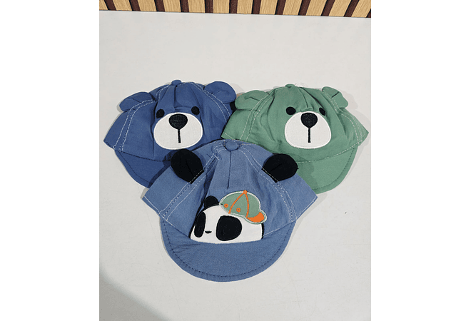 GORRA CON OREJITAS PARA BEBÉ DISEÑO ANIMALITOS MOD# 474AM  