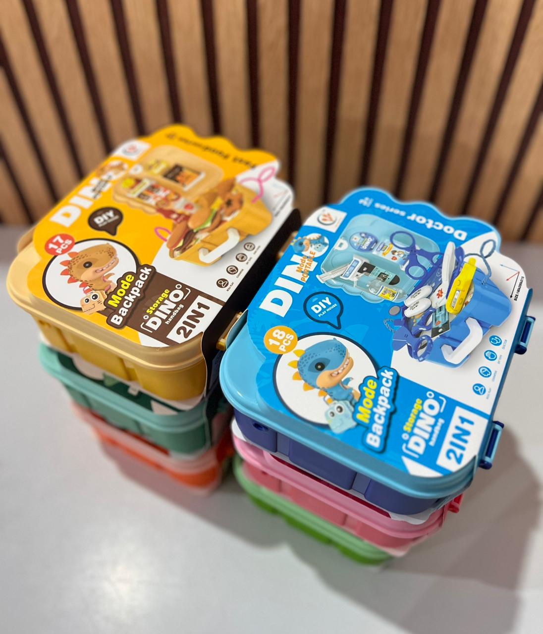 SET DE JUGUETE DINO CON ACCESORIOS DE ACUERDO A SU TEMÁTICA