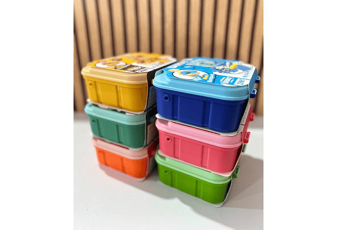 SET DE JUGUETE DINO CON ACCESORIOS DE ACUERDO A SU TEMÁTICA