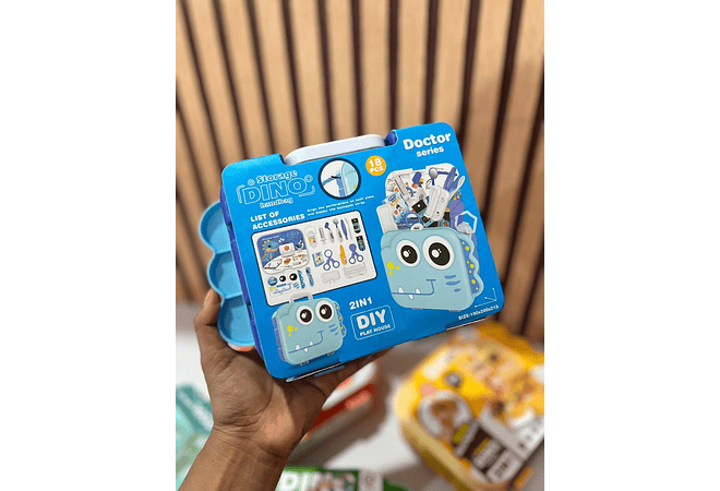 SET DE JUGUETE DINO CON ACCESORIOS DE ACUERDO A SU TEMÁTICA