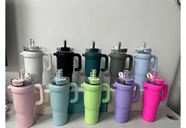 VASO TÉRMICO COLORES LISOS DE 1.35 L CON AGARRADERA (CAJITA NEGRA) MOD# 25 termo 098