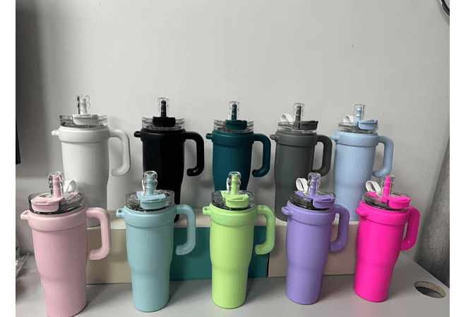 VASO TÉRMICO COLORES LISOS DE 1.35 L CON AGARRADERA (CAJITA NEGRA) MOD# 25 termo 098