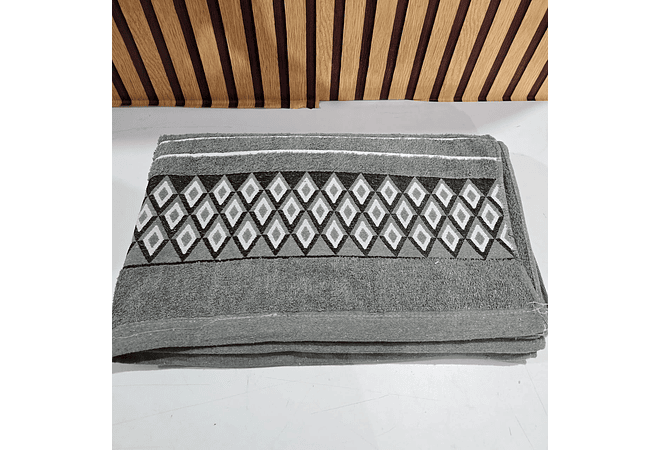 TOALLA PARA BAÑO GRANDE/ROMBOS COZY MOD# T-30573