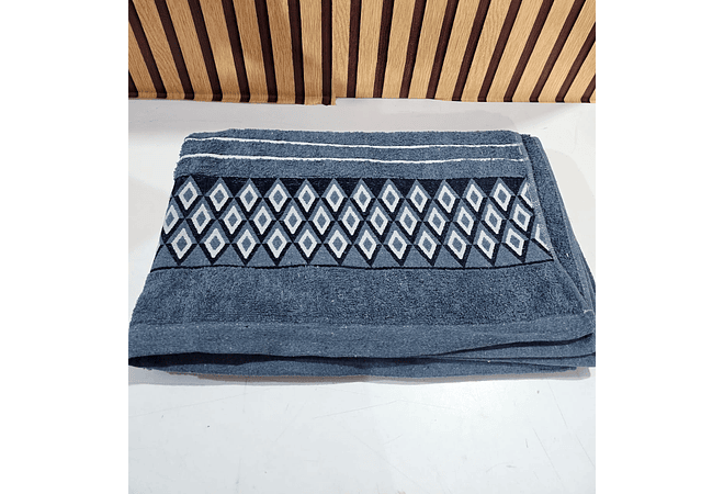 TOALLA PARA BAÑO GRANDE/ROMBOS COZY MOD# T-30573