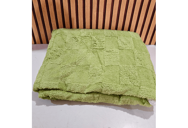 COBERTOR ABORREGADO KING SIZE ESTAMPADO CUADROS (2.20M x 2.40M)